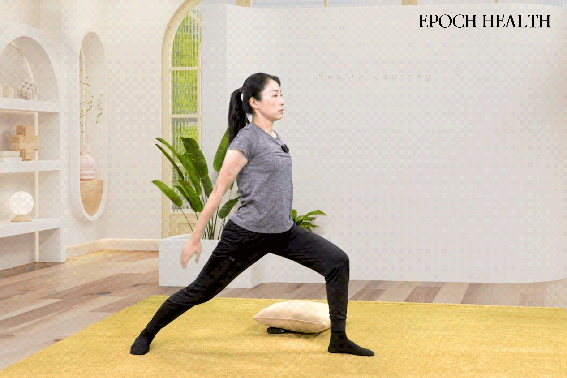 Standing Iliopsoas Stretch. (The Epoch Times)