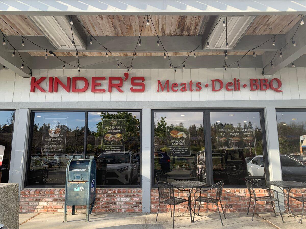 Kinder’s Meats-Deli-BBQ in Pleasant Hill, Calif. (Helen Billings/The Epoch Times)