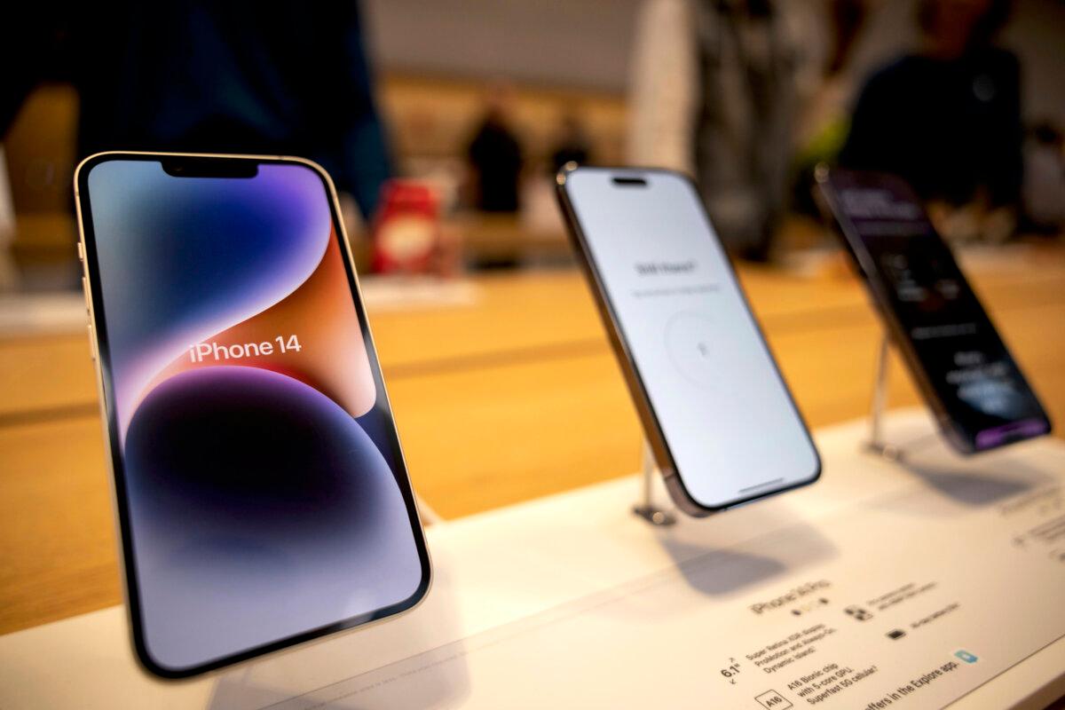 The iPhone 14, iPhone 14 Pro, and iPhone 14 Pro Max displayed at the Apple Fifth Avenue store in New York on Sept. 16, 2022. (Yuki Iwamura/AP Photo)