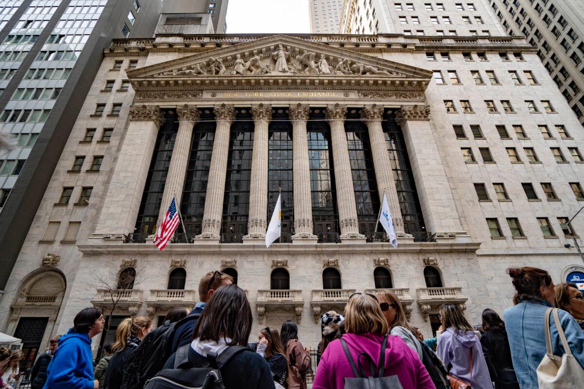 The New York Stock Exchange in New York City on April 4, 2025. (Samira Bouaou/The Epoch Times)
