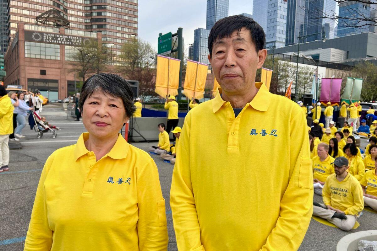 Wen Ying and her husband, Liu Jianping, in New York on April 19, 2025. (Zhao Fenni/The Epoch Times)