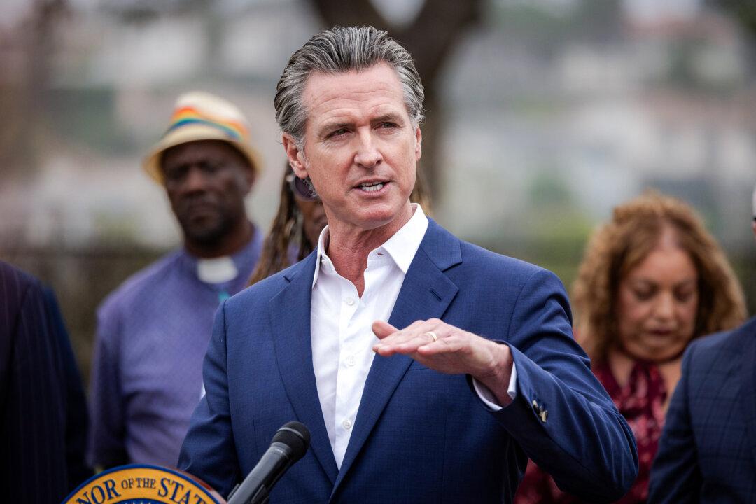California Gov. Gavin Newsom speaks in Los Angeles on Sept. 25, 2024. In 2020, Newsom signed an executive order directing CARB to create strategies for transitioning to 100 percent zero-emission off-road vehicles and equipment by 2035. (John Fredricks/The Epoch Times)