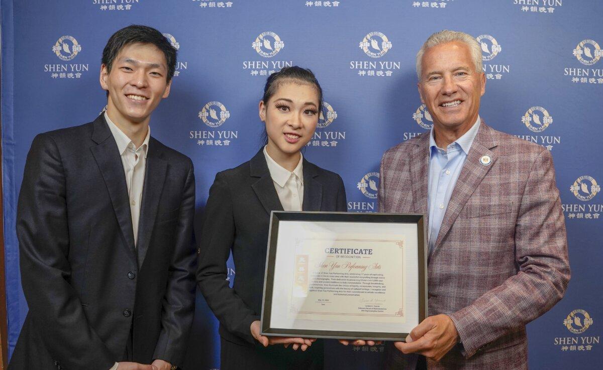 House Minority Whip for the State of Delaware Lyndon D. Yearick (R) presented a proclamation in support of Shen Yun and attended Shen Yun Performing Arts at the Merrill Theater in Philadelphis on May 10, 2025. (NTD)