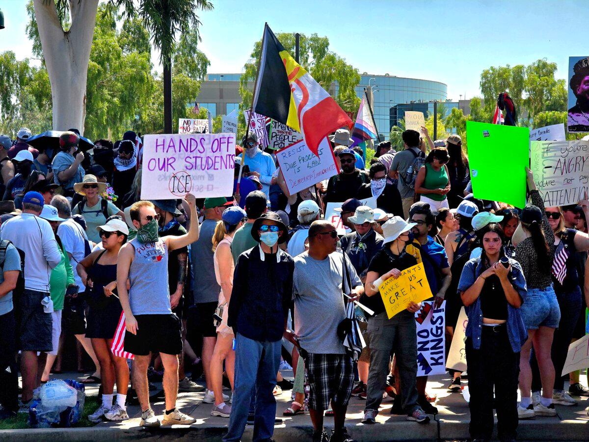 Thousands gathered outside the Arizona Statehouse in Phoenix, Ariz., on June 14, 2025, in protest against President Donald Trump. (Allan Stein/The Epoch Times)