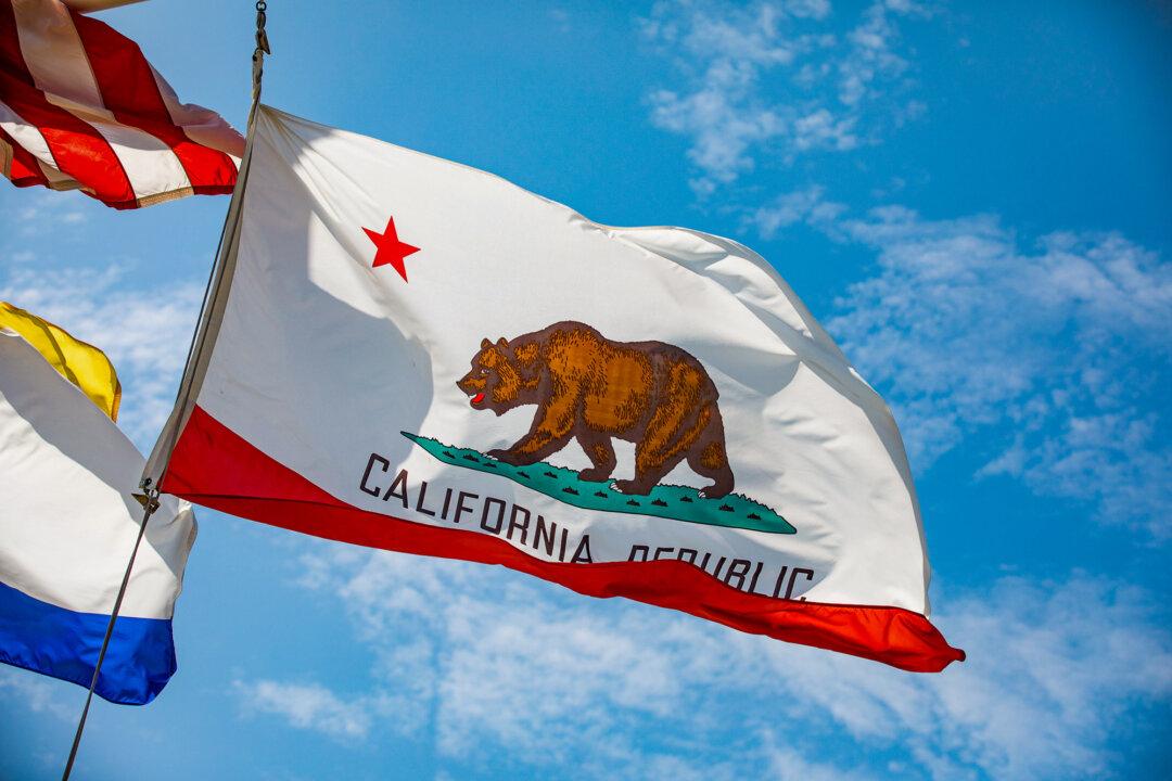 A grizzly bear is prominently displayed on the California state flag, in this file photo. (John Fredricks/The Epoch Times)