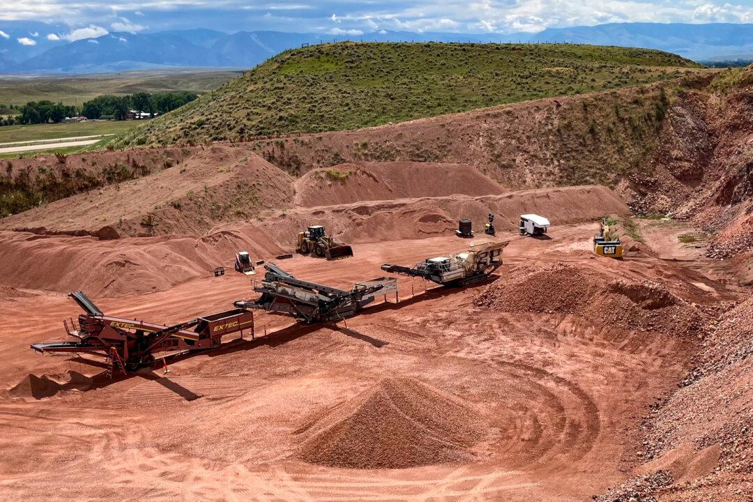 Ramaco Resources plans to extract over 450 tons of rare earths from its 4,500-acre Brook Mine near Ranchester, Wyo., on July 11, 2025. China’s long-standing dominance in the sector, achieved through predatory practices, has enabled it to wield rare earths as a trade weapon. (John Haughey/The Epoch Times)