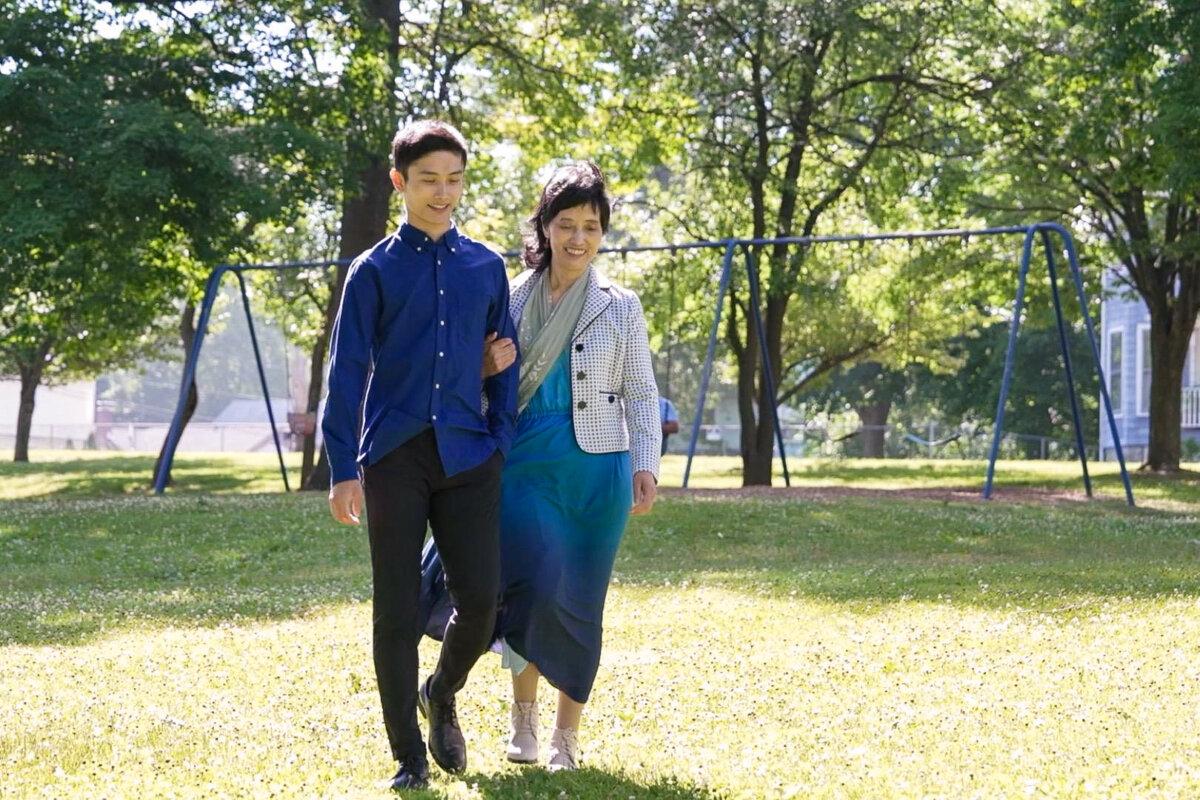 Sun Hongwei and his mother Zhu Yuanzhu in Middletown, N.Y., in June 2024. (NTD)
