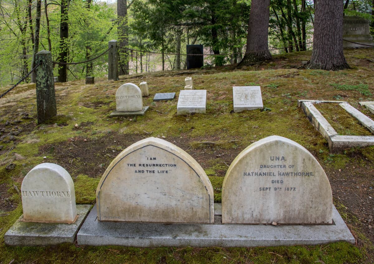 The grave of Nathaniel Hawthorne, his wife, Sophia, and daughter Una at Sleepy Hollow Cemetery, Concord, Mass. (ChicagoPhotographer/Shutterstock)