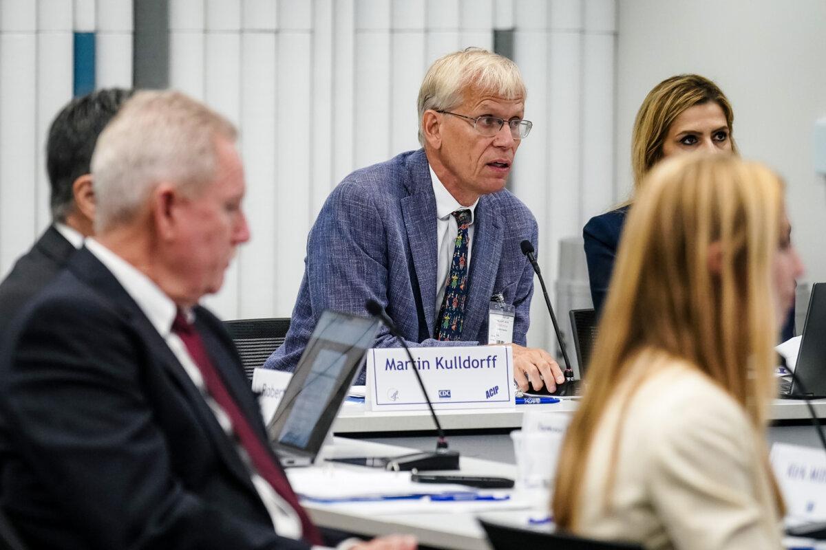 Martin Kulldorff (C) speaks during a meeting of the CDC's Advisory Committee on Immunization Practices in Chamblee, Ga., on Sept. 18, 2025. (Elijah Nouvelage/Getty Images)