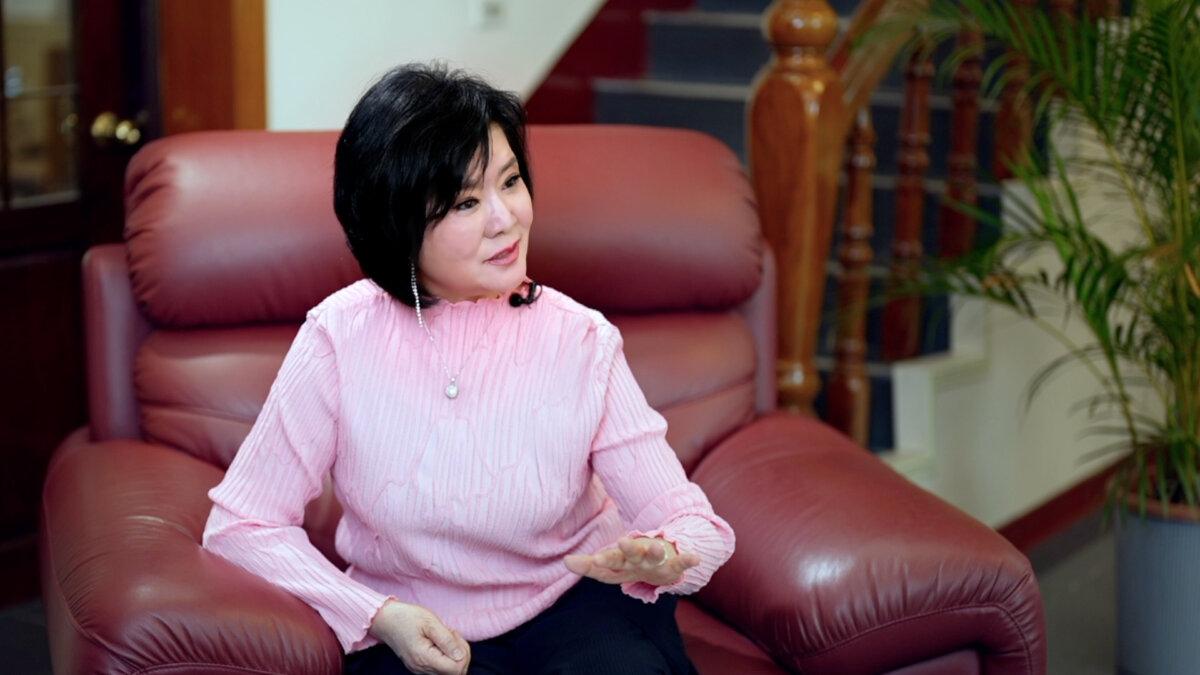 Yu Xin, the host of the show "The Stories of Life." (NTD)