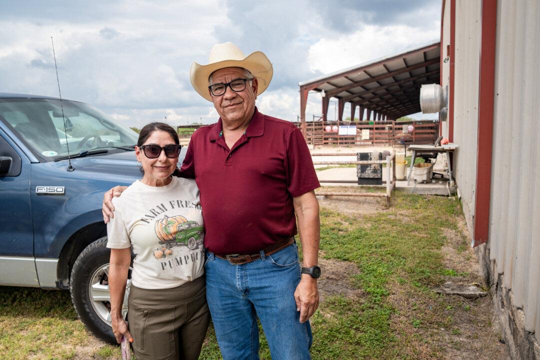 (Top) The location for the Triple G Livestock Auction in Rio Grande City, Texas, on Oct. 10, 2025. (Bottom) Leroy and Brenda Jackson at Triple G Livestock Auction in Rio Grande City, Texas, on Oct. 10, 2025. LeRoy Jackson, 63, runs a small herd of cattle on the La Providencia Ranch near Rio Grande City, Texas, which his family purchased in 1876. (Samira Bouaou/The Epoch Times)