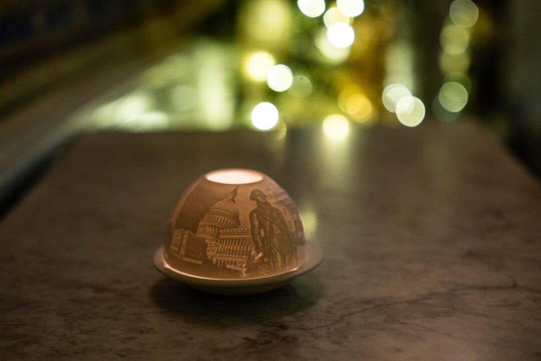 Christmas decorations at the White House on Dec. 1, 2025. (Madalina Kilroy/The Epoch Times)