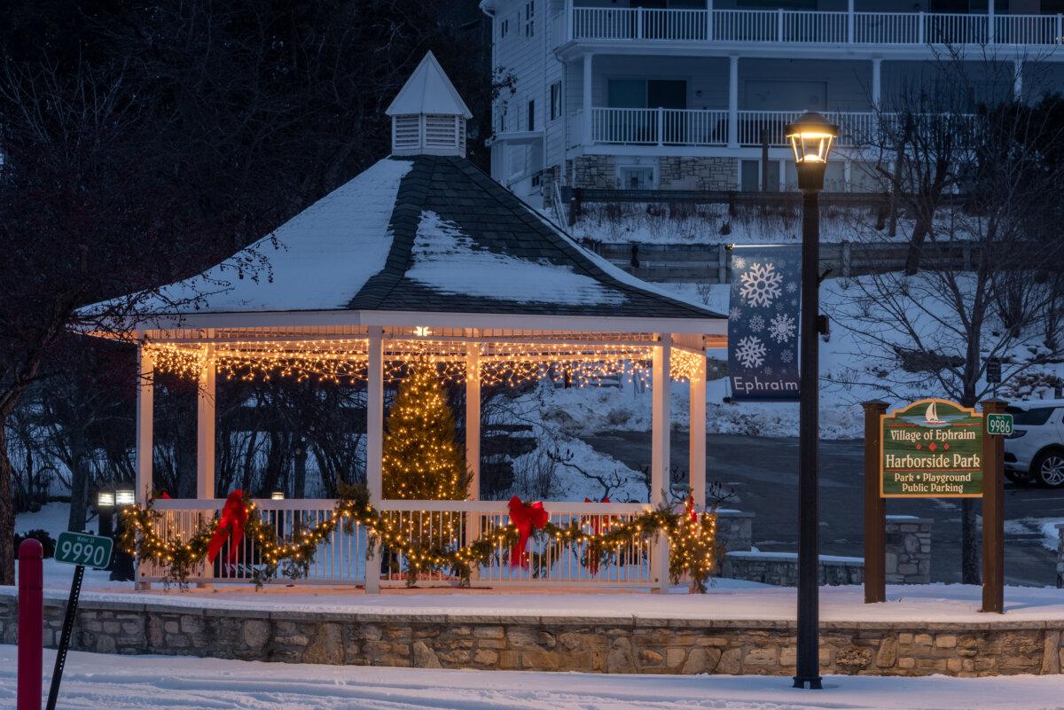 Ephraim holiday lights. (Dan Eggert/Destination Door County/TNS)