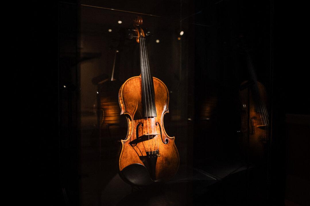 A rare violin, dating from 1727–1730 and signed by the famous Cremonese luthier Giuseppe