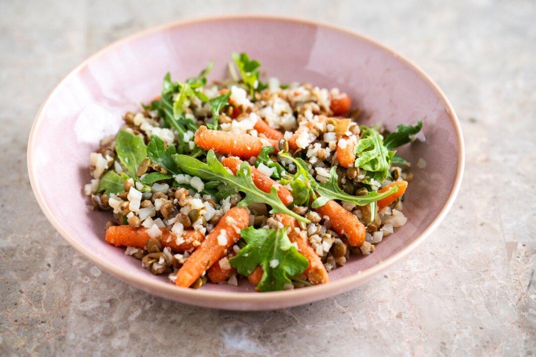 Lentil Cauli Rice Nourish Bowl. (Samira Bouaou/The Epoch Times)