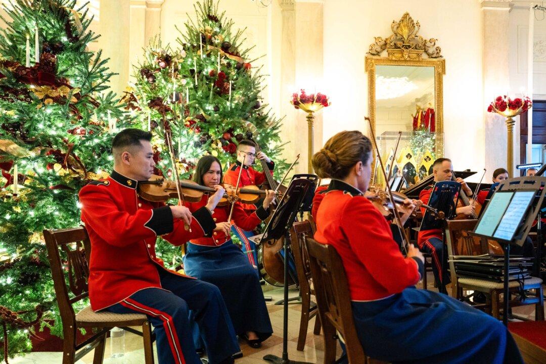 The United States Marine Band plays Christmas music at the White House on Dec. 1, 2025. (Madalina Kilroy/The Epoch Times)