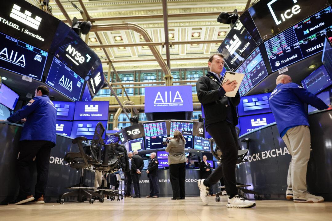 Traders work on the floor of the New York Stock Exchange in New York City on Nov. 19, 2025. (Michael M. Santiago/Getty Images)