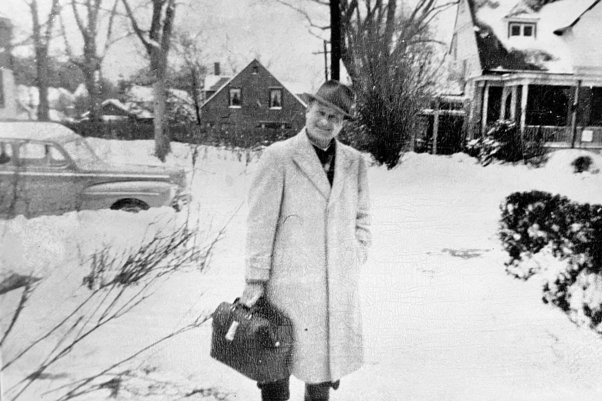Dr. Felix Ittleman on a winter house call in Great Neck, N.Y., 1950s. (Photo provided by Frank Ittleman.)