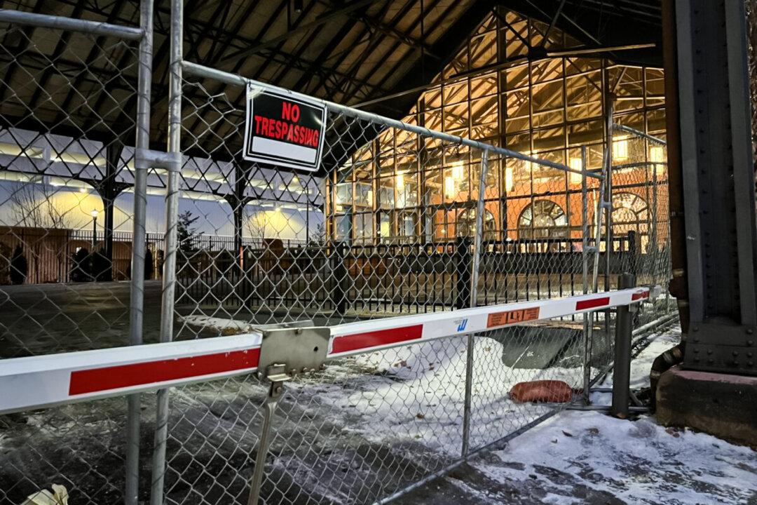 (Top) Protesters march to protest against federal immigration operations in Minneapolis on Jan. 10, 2026. (Left) Fences and “No Trespassing” signs are placed outside the Renaissance Minneapolis Hotel on Jan. 10, 2026. (Right) Hilton severed its partnership with a hotel in the Minneapolis metro area after it allegedly refused reservations from ICE agents. The business has since reopened as the Lakeville Inn and is working to build a website. (John Fredricks, Jacki Thrapp/The Epoch Times)