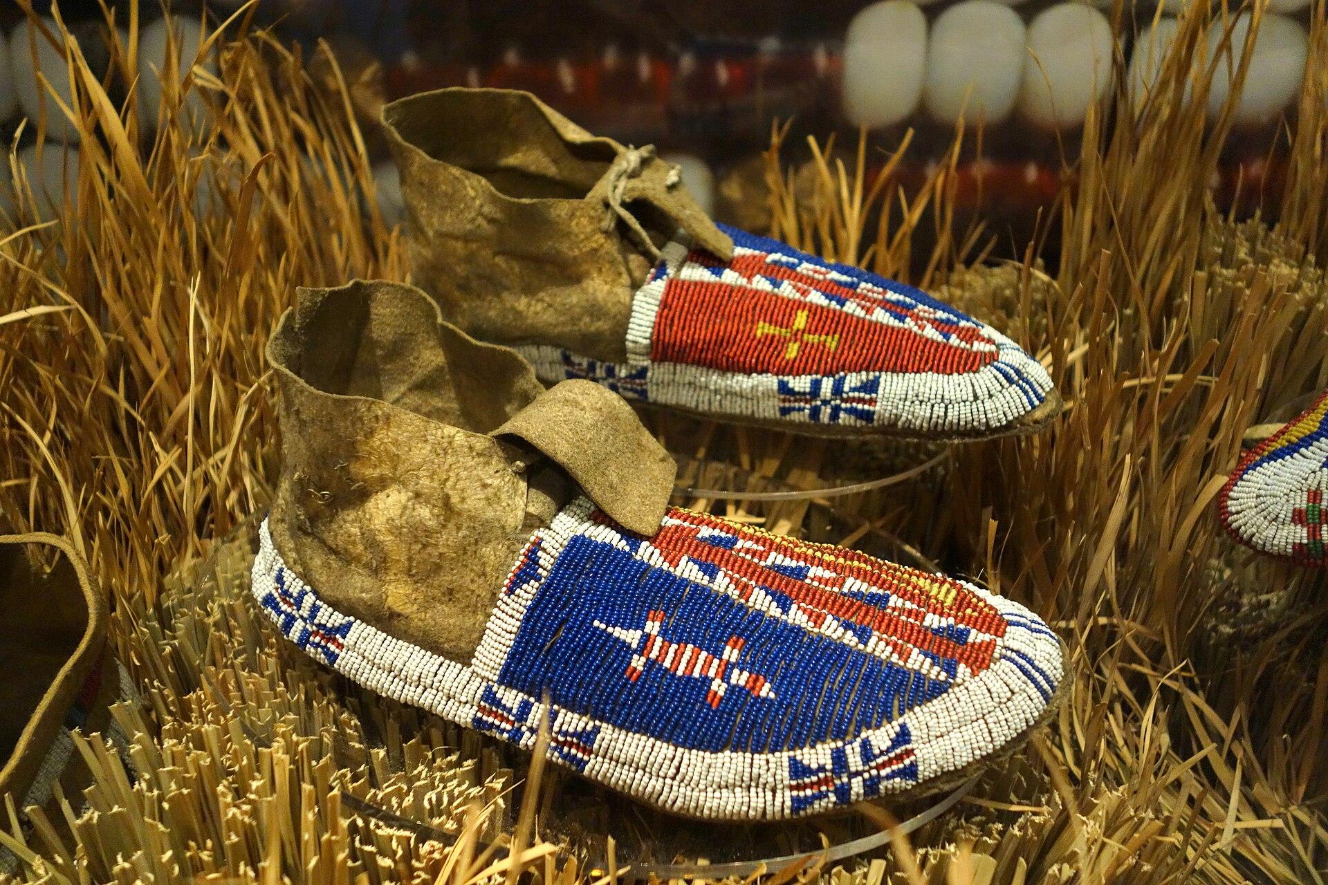 Oglala Sioux moccasins on exhibit in the Bata Shoe Museum, Toronto. (Public Domain)