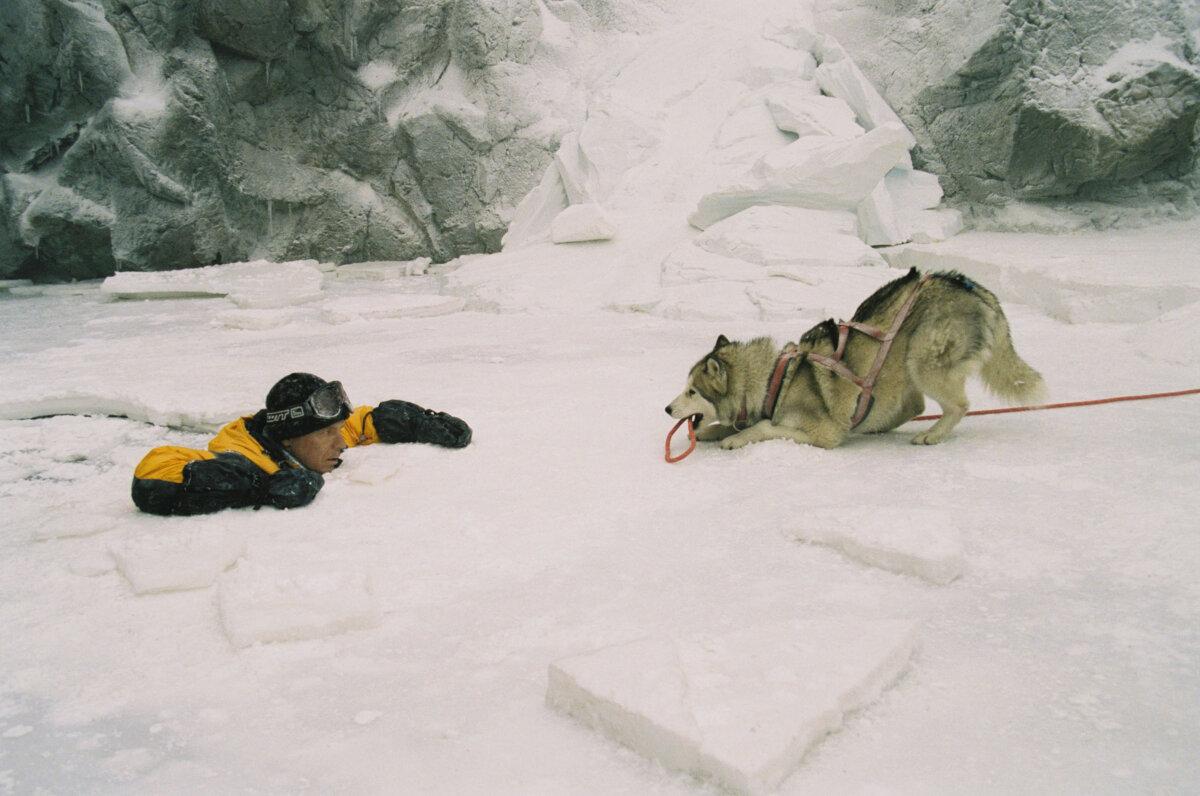 Davis McClaren (Bruce Greenwood) is in danger, in “Eight Below.” (Walt Disney Features)