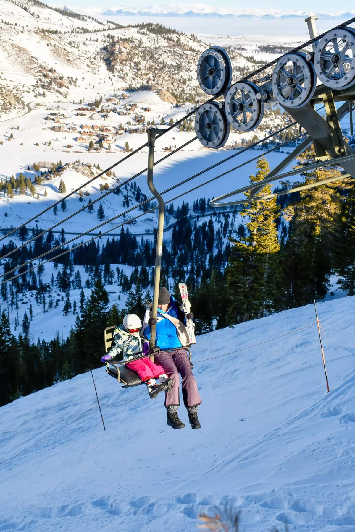 From the chairlifts at June Mountain ski resort, visitors get broad views. (Christopher Reynolds/Los Angeles Times/TNS)