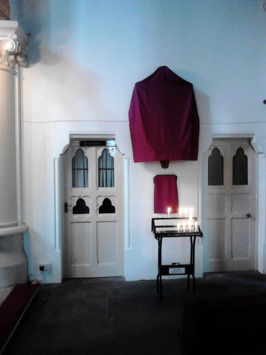 Functional 19th-century confessionals in St. Pancras Church, Ipswich, England. (<a href="https://commons.wikimedia.org/wiki/User:JASpencer">JASpencer</a>/<a href="https://creativecommons.org/licenses/by-sa/3.0/">CC BY-SA 3.0</a>)