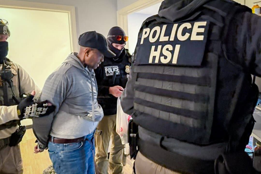 ICE officers conduct a targeted enforcement operation to arrest Somali national Mahad Abdulkadir Yusuf, a convicted sex offender, in Minneapolis on Dec. 31, 2025. (Department of Homeland Security)