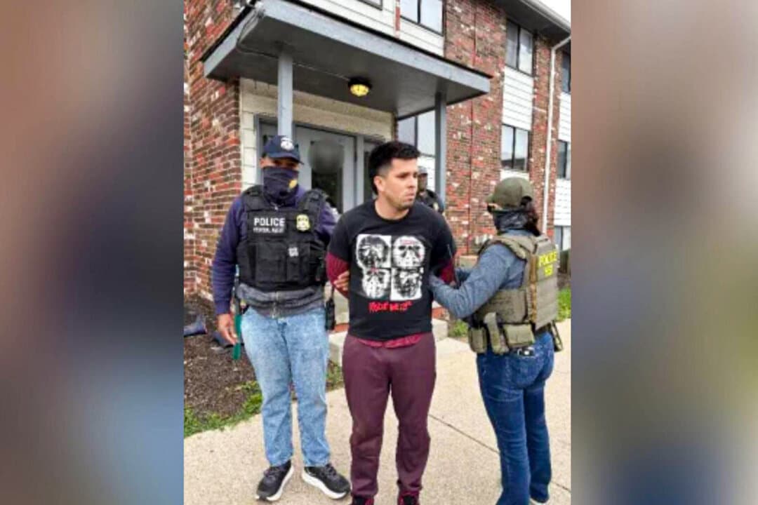Federal officers arrest Gabriel Hurtado-Cariaco, an alleged member of Venezuela’s Tren de Aragua gang, in Nebraska on June 18, 2025. Hurtado-Cariaco was charged with attempted murder of a federal officer and assault on a federal officer. (Department of Homeland Security)