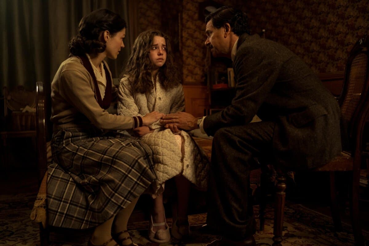 (L–R) Ishai Golan, Ariella Glaser, and Olivia Ross in "White Bird." (Lionsgate)