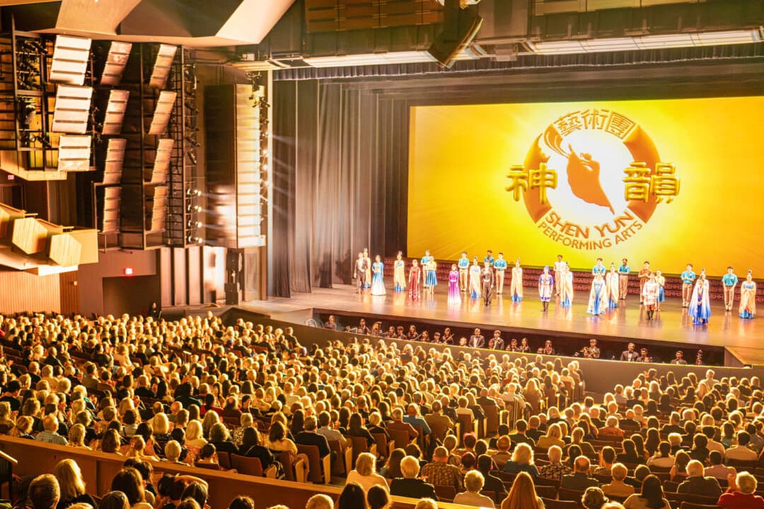 Shen Yun performers during a curtain call at the Queen Elizabeth Theatre in Vancouver, Canada, in April 2026. (The Epoch Times)