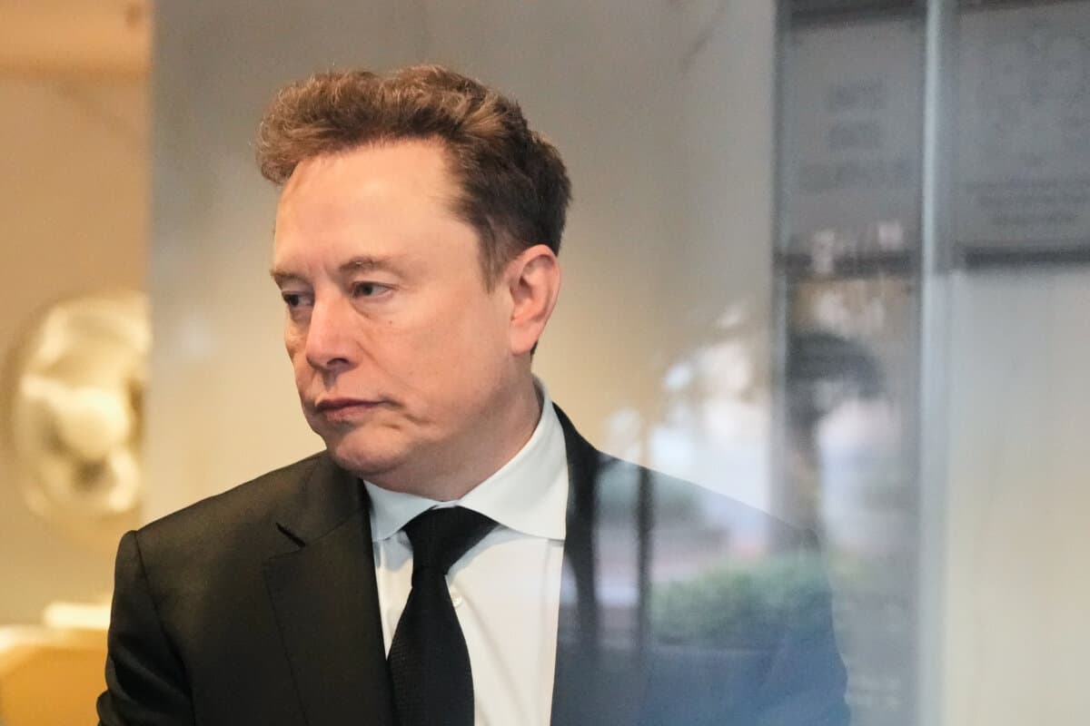 Elon Musk arrives at the U.S. District Court in Oakland, Calif., on April 28, 2026. (Godofredo A. Vásquez/AP Photo)