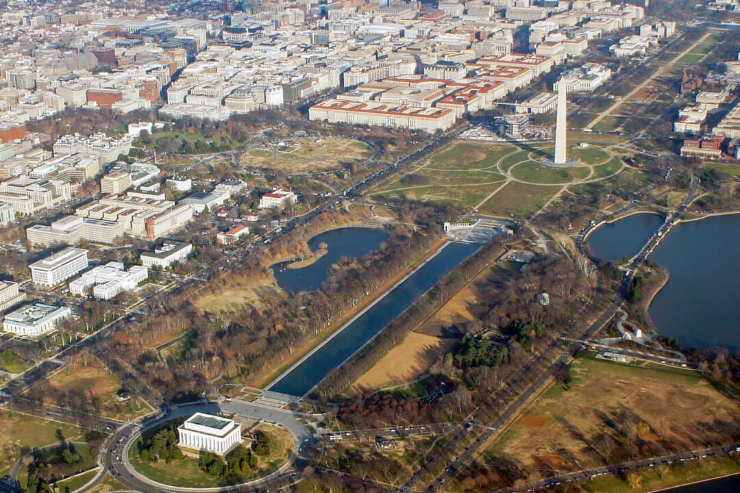 An aerial view of Washington on Dec. 18, 2014. (Mariordo (Mario Roberto Durán Ortiz), CC BY-SA 4.0)