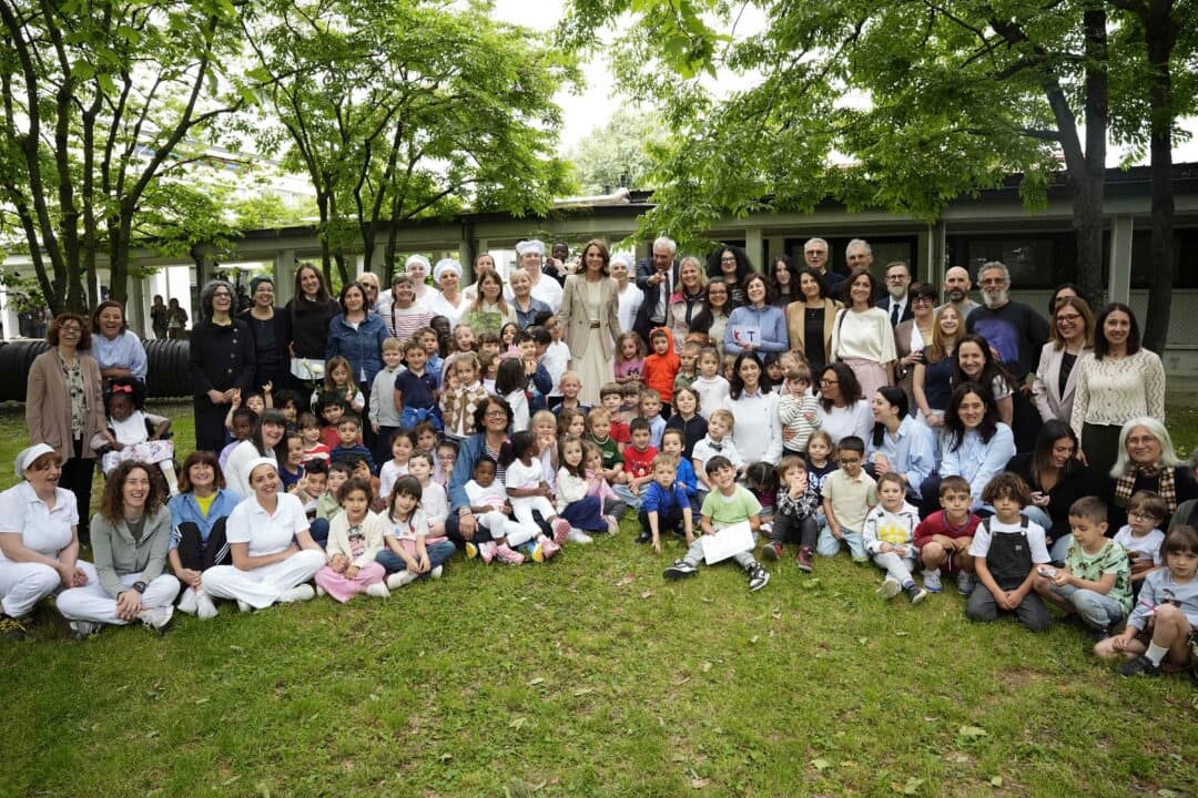 Catherine, Princess of Wales (C), visits the Salvador Allende kindergarten to view lessons in nature during her visit to Reggio Emilia, Italy, on May 14, 2026. The Princess of Wales is visiting the city in northern Italy as the Royal Foundation Center for Early Childhood expands internationally. She is exploring leading approaches to early childhood development focused on creativity, relationships, and hands-on learning during her first overseas royal visit since cancer treatment. (Jordan Pettitt/Pool/Getty Images)
