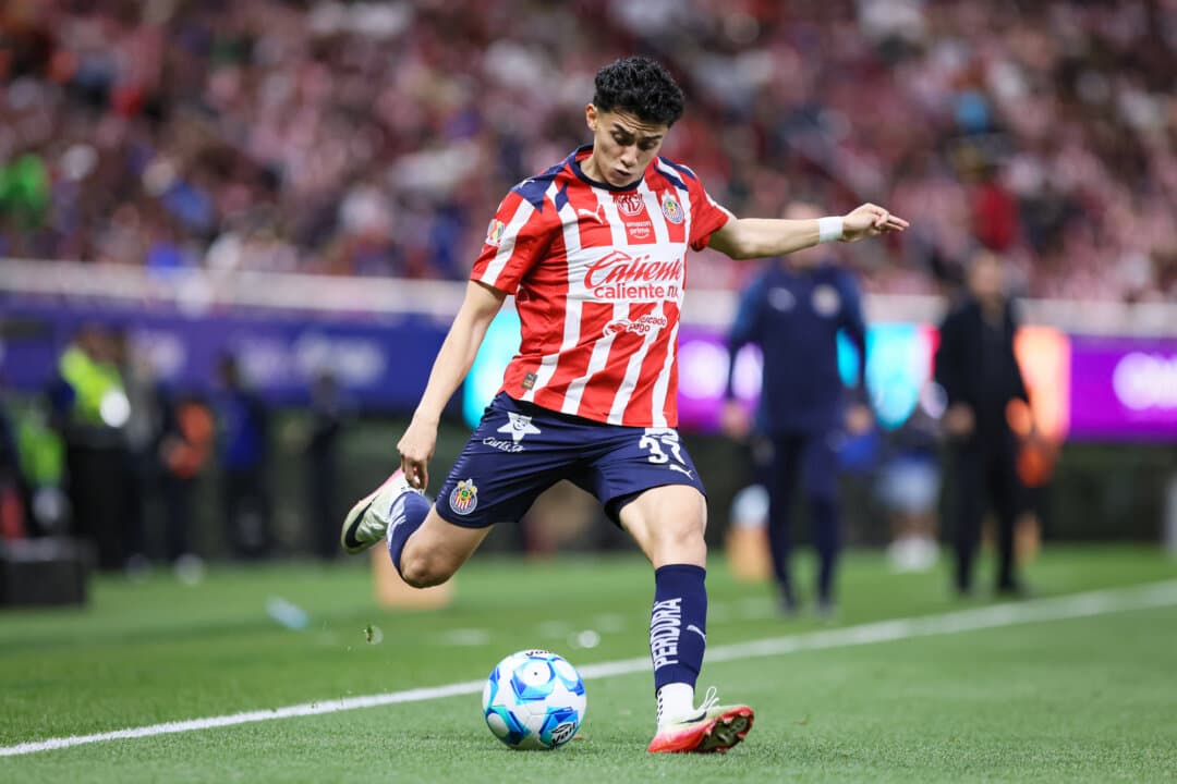 (Left) Brian Gutiérrez of Chivas runs with the ball during the Torneo Clausura 2026 Liga MX at Akron Stadium in Zapopan, Mexico, on April 18, 2026. Gutiérrez, born in the United States to Mexican parents, used his dual citizenship to join Team Mexico for the 2026 World Cup. (Right) Richard Ledezma of Chivas kicks the ball during the Torneo Clausura 2026 Liga MX at Akron Stadium in Zapopan, Mexico, on April 5, 2026. Ledezma, born in the United States to Mexican parents, used his one-time FIFA international allegiance switch to join the Mexican national team. Both players have previously played with Team USA in some capacity. (Simon Barber/Getty Images)