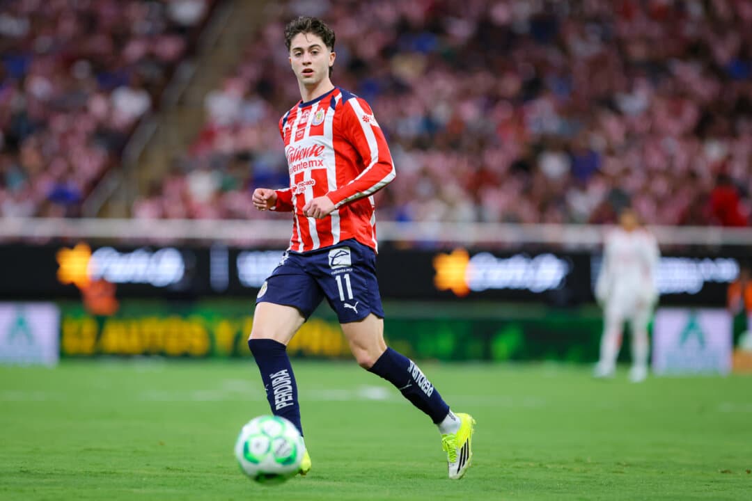 (Left) Brian Gutiérrez of Chivas runs with the ball during the Torneo Clausura 2026 Liga MX at Akron Stadium in Zapopan, Mexico, on April 18, 2026. Gutiérrez, born in the United States to Mexican parents, used his dual citizenship to join Team Mexico for the 2026 World Cup. (Right) Richard Ledezma of Chivas kicks the ball during the Torneo Clausura 2026 Liga MX at Akron Stadium in Zapopan, Mexico, on April 5, 2026. Ledezma, born in the United States to Mexican parents, used his one-time FIFA international allegiance switch to join the Mexican national team. Both players have previously played with Team USA in some capacity. (Simon Barber/Getty Images)