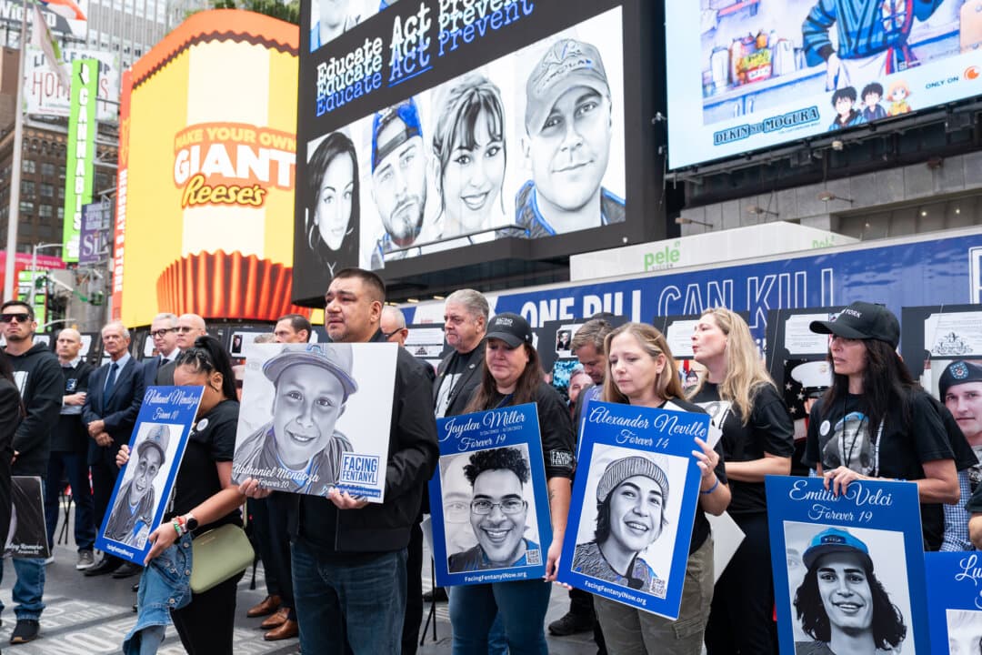 People attend the fourth annual National Fentanyl Prevention and Awareness Day in New York City on Aug. 21, 2025. Two milligrams of synthetic opioid fentanyl—the size of a few grains of salt—can be fatal. It has killed hundreds of thousands of Americans. (Samira Bouaou/The Epoch Times)