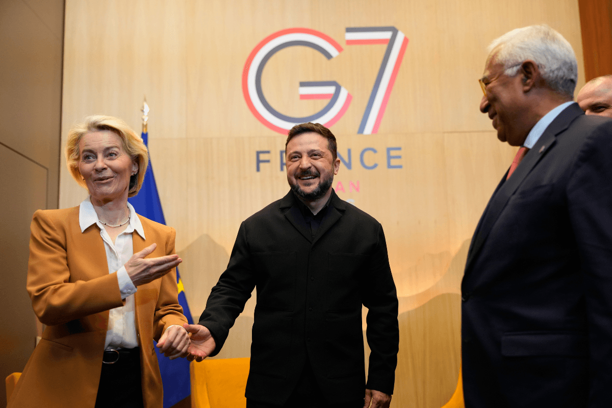 Ukrainian President Volodymyr Zelenskyy (C), meets with European Commission President Ursula von der Leyen (L) and European Council President Antonio Costa at the G7 summit in Evian-les-Bains, France, on June 16, 2026. (Vadim Ghirda/AP Photo)