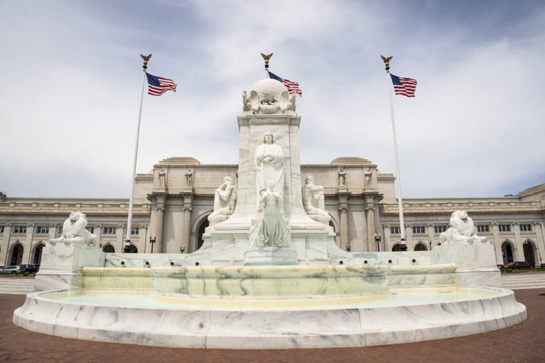 (Left) A protester sprays paint on the Columbus Fountain during a pro-Palestinian protest near the U.S. Capitol on July 24, 2024. Park service workers subsequently removed the graffiti. (Right) The newly renovated Columbus Fountain at Union Station in Washington on June 18, 2026. The recent renovation included cleaning as well as repairs to the fountain's plumbing, bringing water to the fountain for the first time in nearly 20 years. (Andrew Thomas/AFP via Getty Images, Madalina Kilroy/The Epoch Times)