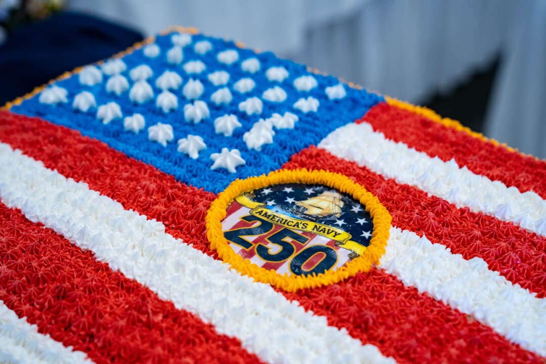 The U.S. Navy 250 cake on the USS Kearsarge in New York City on July 4, 2026. (Samira Bouaou/The Epoch Times)
