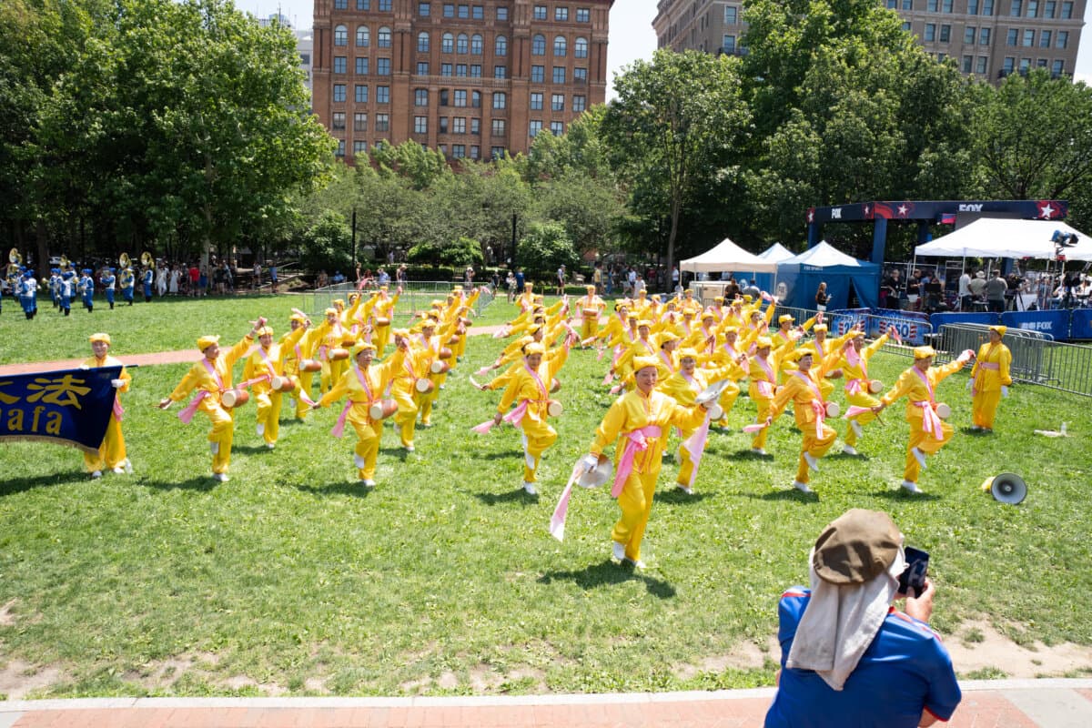 A Chinese waist drum team from New York performs at the Independence National Historical Park in Philadelphia on July 3, 2026. (Larry Dye/The Epoch Times)