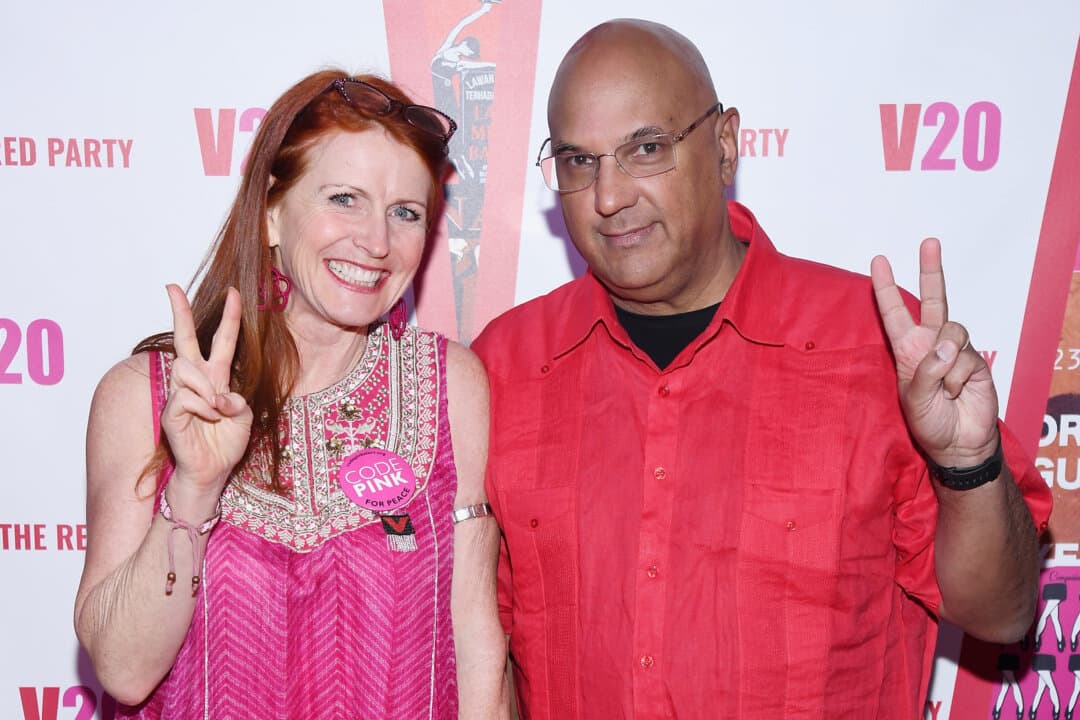 Neville Roy Singham (R), founder of ThoughtWorks, attends an event at Carnegie Hall in New York City on Feb. 14, 2018. Singham, who lives in Shanghai and has parroted Beijing’s talking points, is now under federal grand jury investigation over alleged unlawful money funneling. (Dave Kotinsky/Getty Images for V-Day)