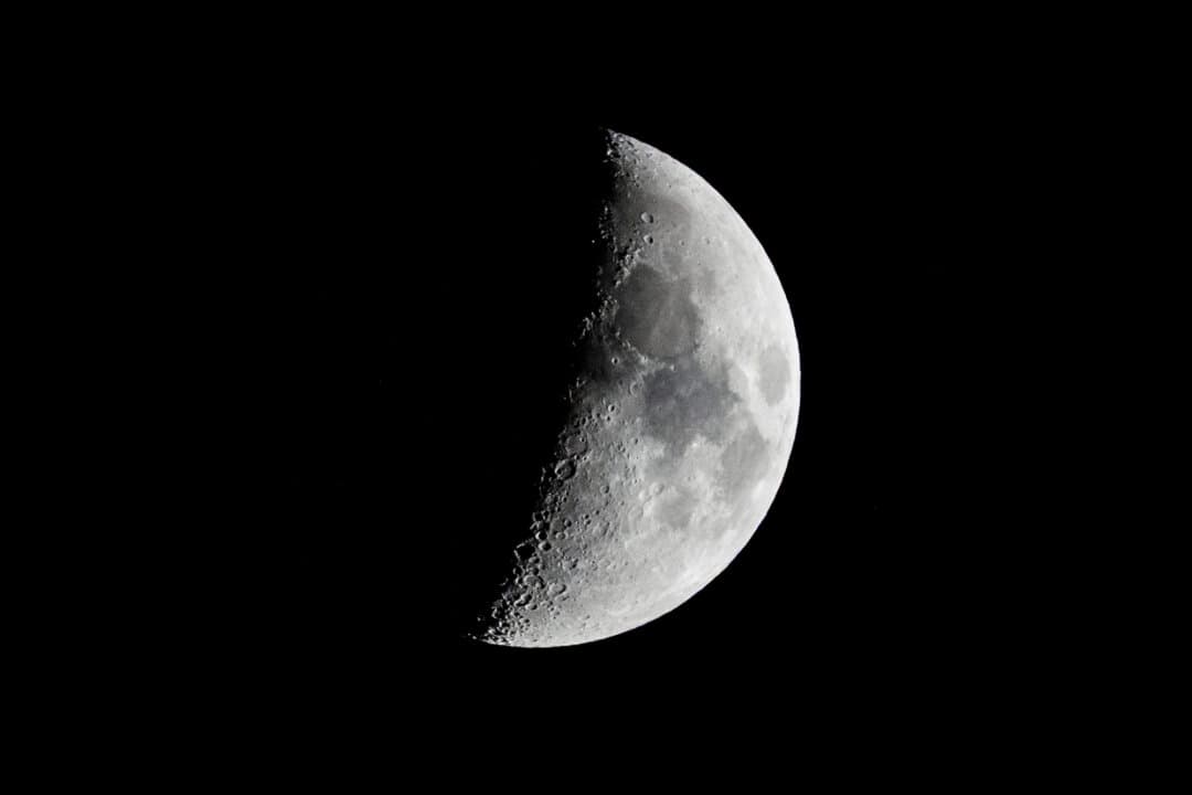 The moon is seen over Los Angeles on Oct. 28, 2025. The peak of this year’s Perseid meteor shower will coincide with a new moon, providing dark skies and optimal viewing conditions for fainter meteors. (John Fredricks/The Epoch Times)