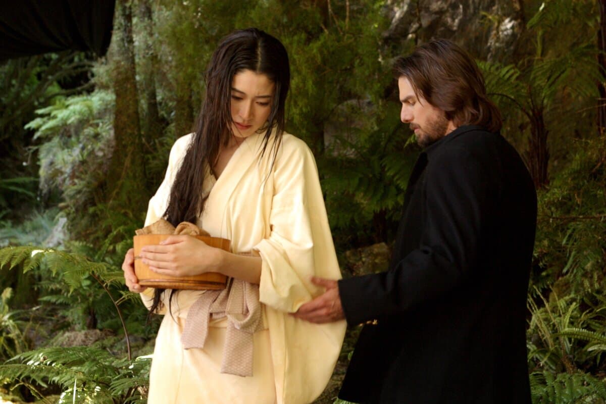 Taka (Koyuki) and Nathan Algren (Tom Cruise), in “The Last Samurai.” (Warner Bros./MovieStillsDB)