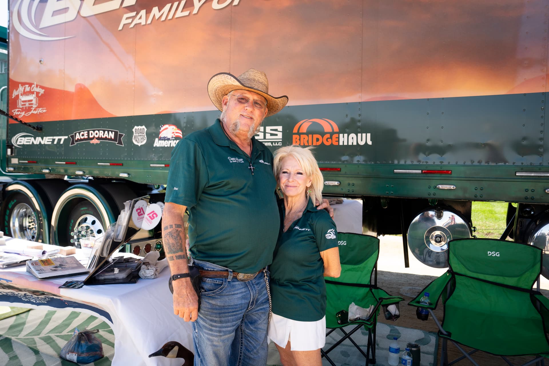 Phyllis and Daniel Snow with their truck in Washington on Oct. 1, 2026. (Madalina Kilroy/The Epoch Times)