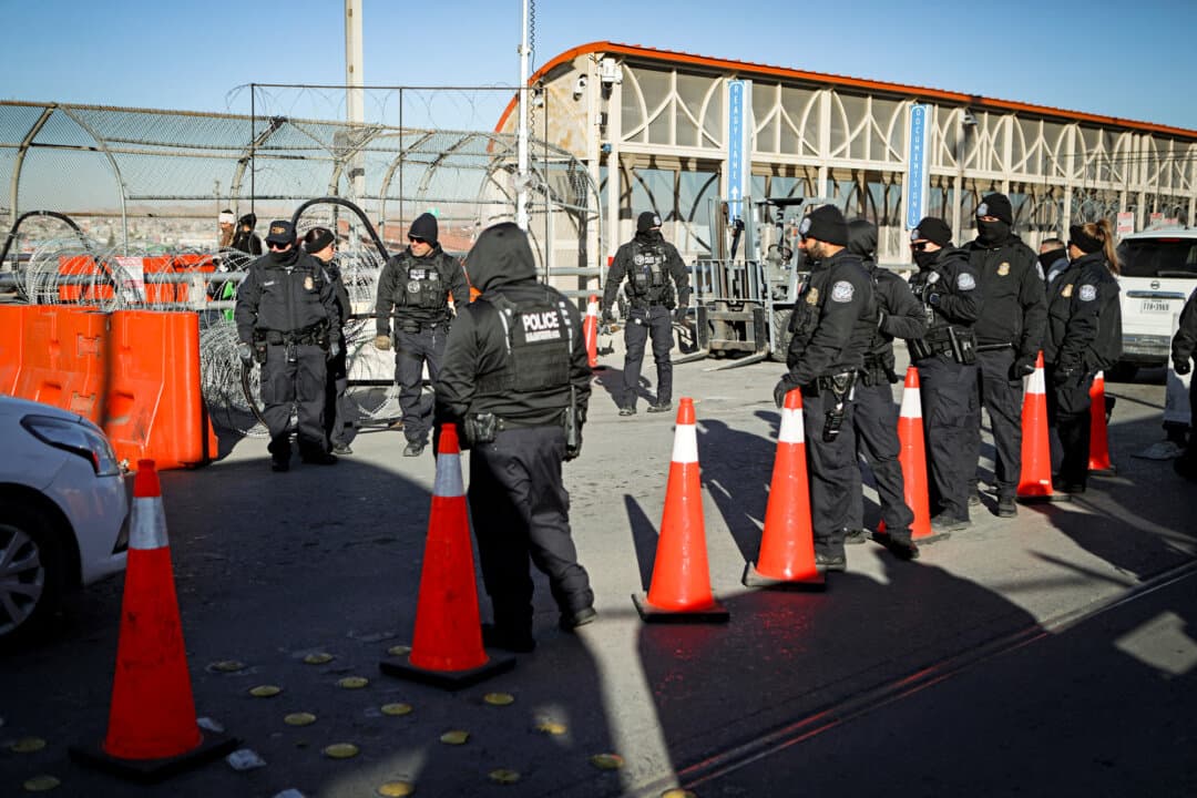U.S. Customs and Border Protection officers monitor the entry of vehicles into El Paso, Texas, from Ciudad Juárez, Mexico, on Jan. 21, 2025. (Herika Martinez/AFP via Getty Images)