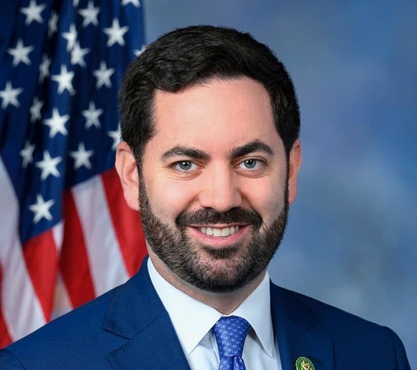 (Left) Rep. Mike Lawler (R-N.Y.), in an official portrait from 2023. (Right) Special ops veteran Cait Conley, a Democrat running for New York's 17th Congressional District, in the Hudson Valley in New York in June 2026. (U.S. House of Representatives, Wikiedits12453/CC BY-SA 4.0)