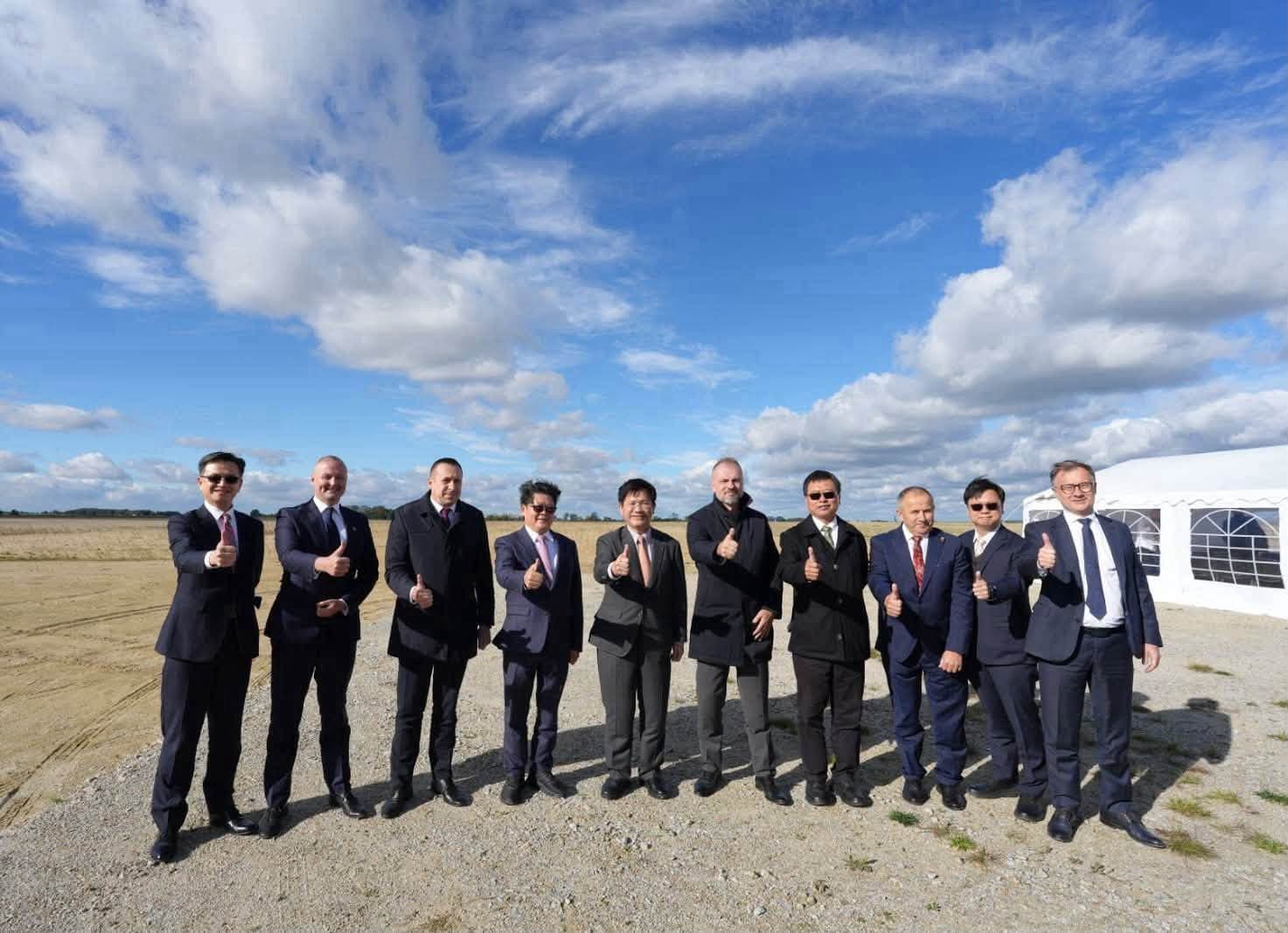Taiwanese Foreign Minister Lin Chia-lung (C) poses with Taiwanese and Polish representatives during a visit to the proposed TEEMA Technology Park site in Miekinia, Poland, on Oct. 12, 2026. Taiwan and Poland plan to establish an industrial hub focused on artificial intelligence, smart-city technologies, and electric vehicles. (Courtesy of Ministry of Foreign Affairs, Taiwan)