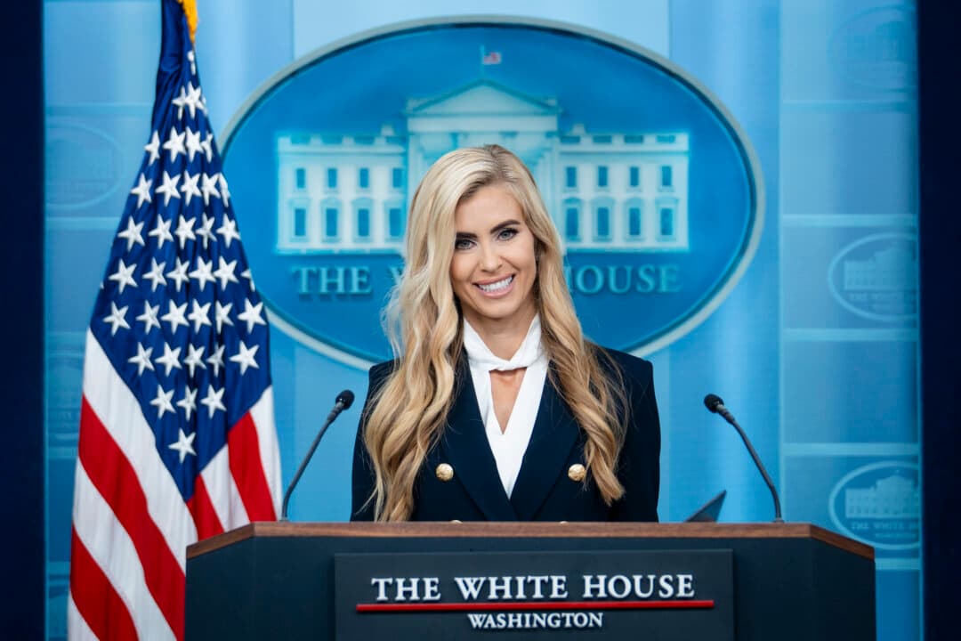 White House press secretary Katie Zacharia speaks during her first press briefing at the White House on Oct. 13, 2026. She vacated the position five days later after media criticism for calling herself a lawyer. (Madalina Kilroy/The Epoch Times)