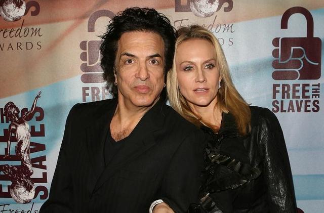 <a><img src="https://www.theepochtimes.com/assets/uploads/2015/09/106622544.jpg" alt="Paul Stanley (L) and Erin Sutton attend the 2010 Freedom Awards at the Redondo Beach Peforming Arts Center on Nov. 7, 2010 in California. (Jesse Grant/Getty Images)" title="Paul Stanley (L) and Erin Sutton attend the 2010 Freedom Awards at the Redondo Beach Peforming Arts Center on Nov. 7, 2010 in California. (Jesse Grant/Getty Images)" width="320" class="size-medium wp-image-1807708"/></a>